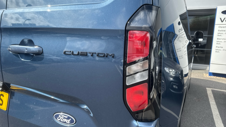 Ford Transit Custom 320 L1 Diesel Fwd 2.0 EcoBlue 150ps H1 Van Limited